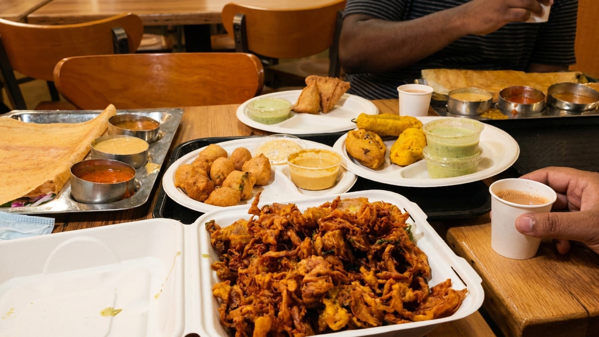 Street food, appetizers, and Schezwan